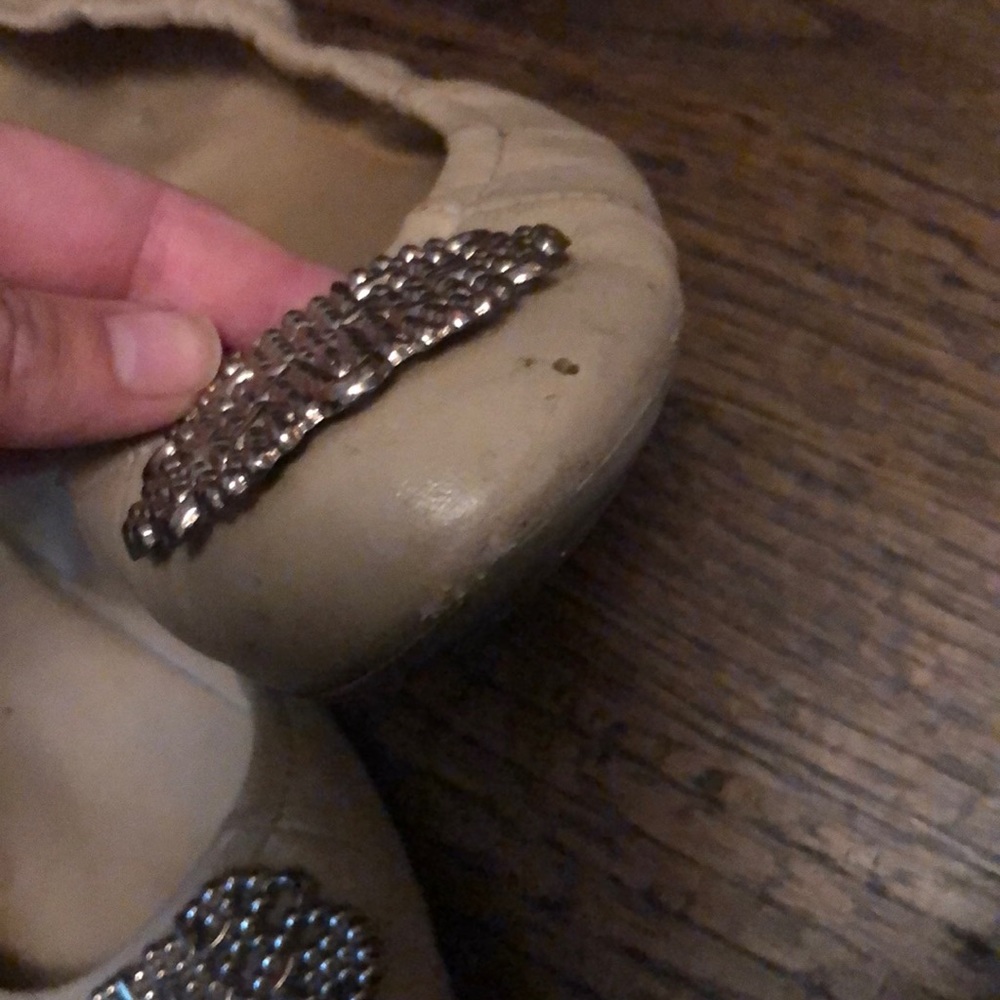 Tan & gold Tahari flats - Picture 2 of 13